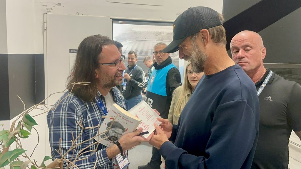 O JURGEN KLOPP ΣΤΗΝ ΚΑΡΔΙΑ ΤΗΣ ΘΕΣΣΑΛΟΝΙΚΗΣ - ΤΙΜΗΤΙΚΗ ΠΛΑΚΕΤΑ ΑΠO ΤΟ OLSC THESSALONIKI! 2 IMG 82feb844743c90e7cd89292388157050 V